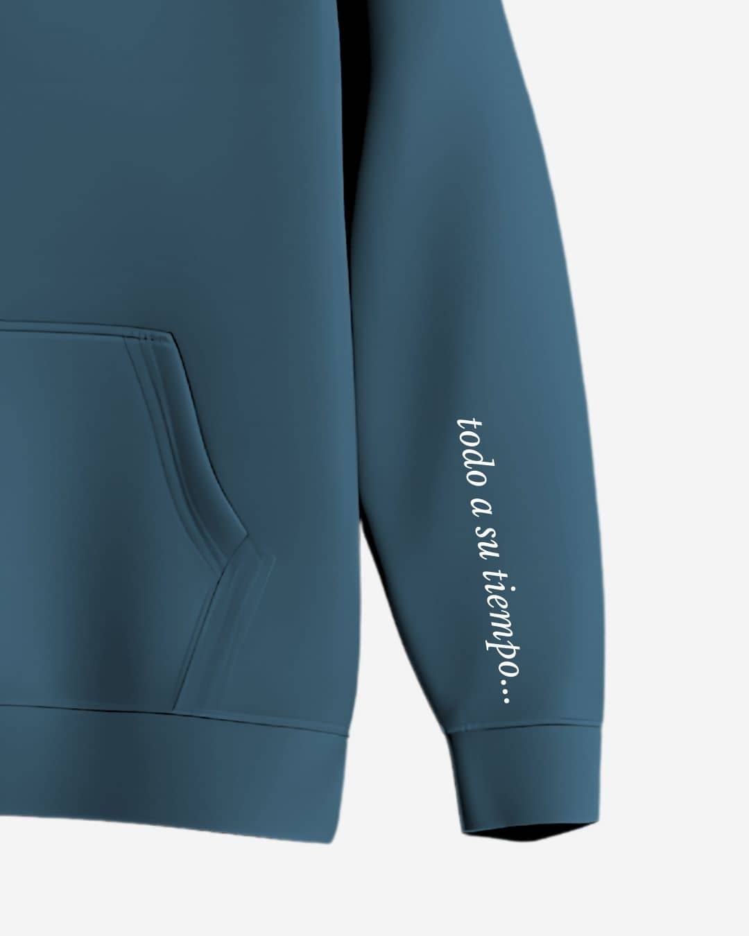Chica con hoodie NARA “Sin prisa, sin culpa”, vibe tranquila y fluida – imagen 6